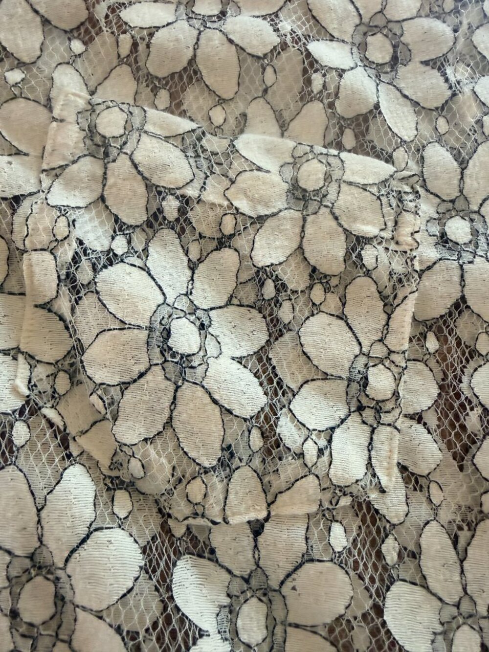 Bode Daisy Guipure Lace Short Sleeve Shirt — L/XL - Picture 3 of 7